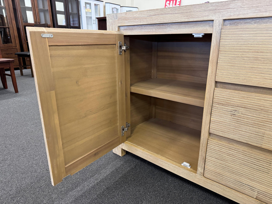 Nellie 2Dr/3Drw Buffet