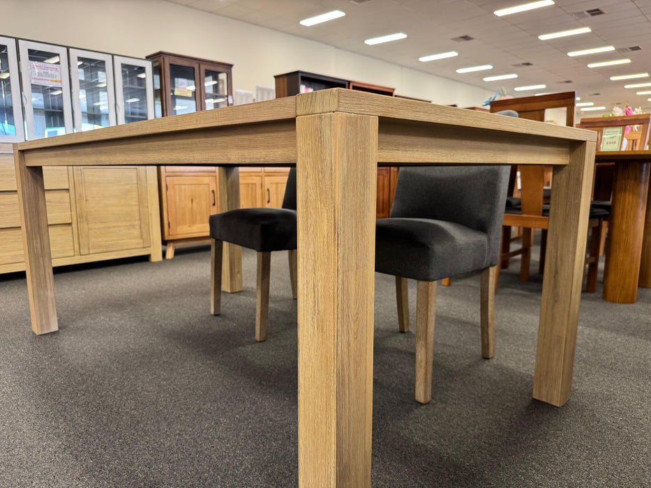 Nellie 1800 7 Piece Dining Suite