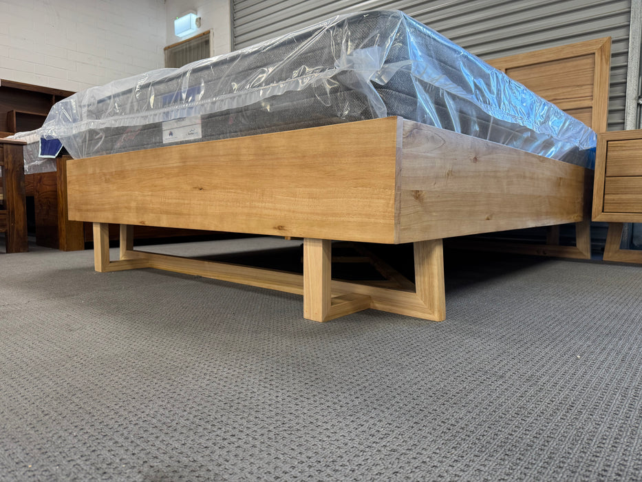 Nico Double Bed
