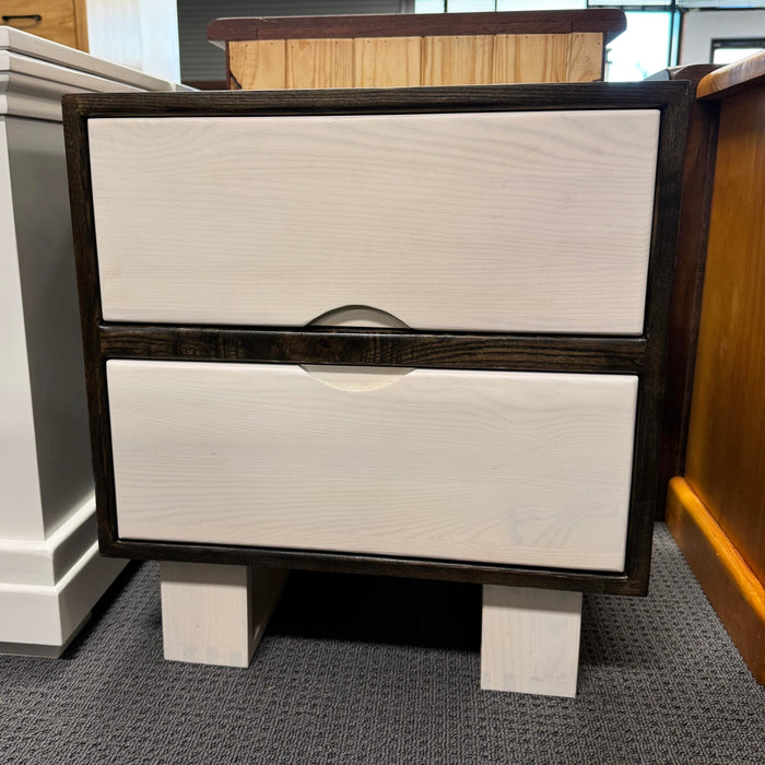 Parkland 2 Drw Bedside