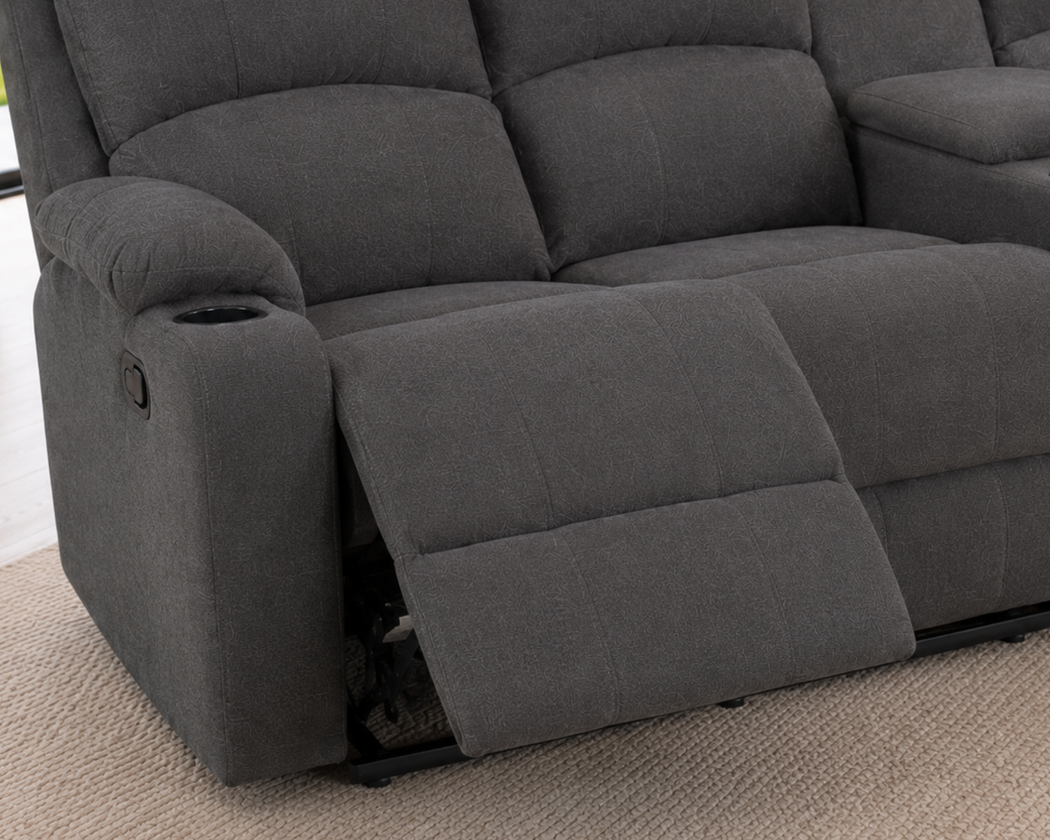 Smooth Manual Reclining Comfort