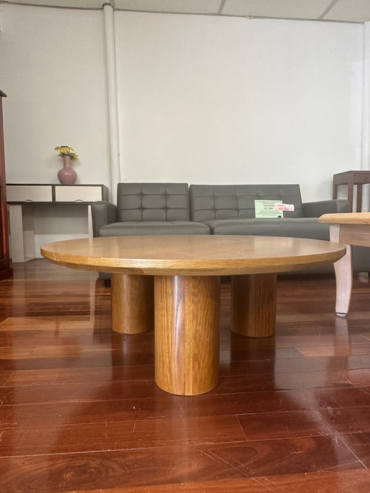 American Oak Round Table - Direct Furniture Warehouse