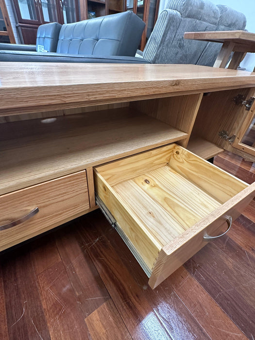 Oak Dampier 2 Door/Drawer Tv Unit - Direct Furniture Warehouse