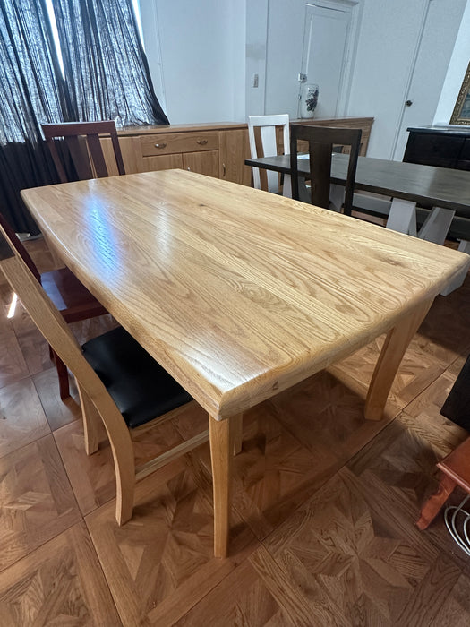 Oak Santros Dining Table