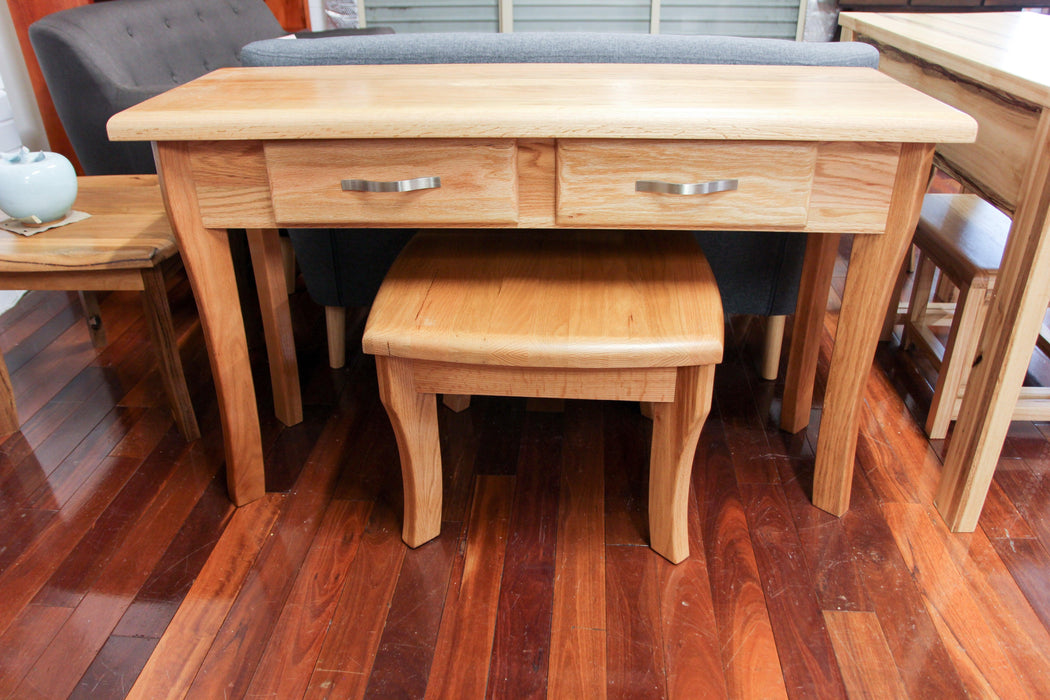 Santros Oak Hall Table - Direct Furniture Warehouse